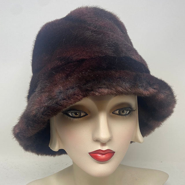 Bucket hat in plum faux fur