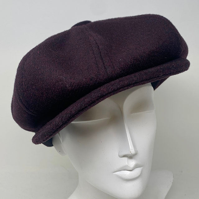 Big Apple Cap in eggplant wool