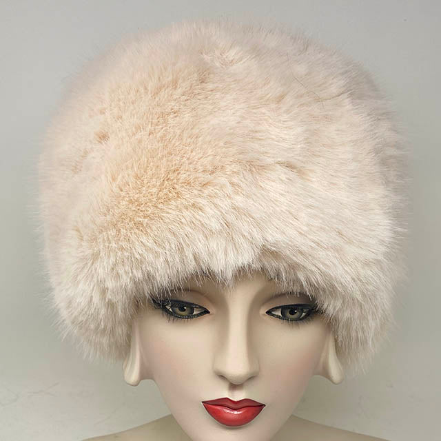 Lara in creamy Vanilla